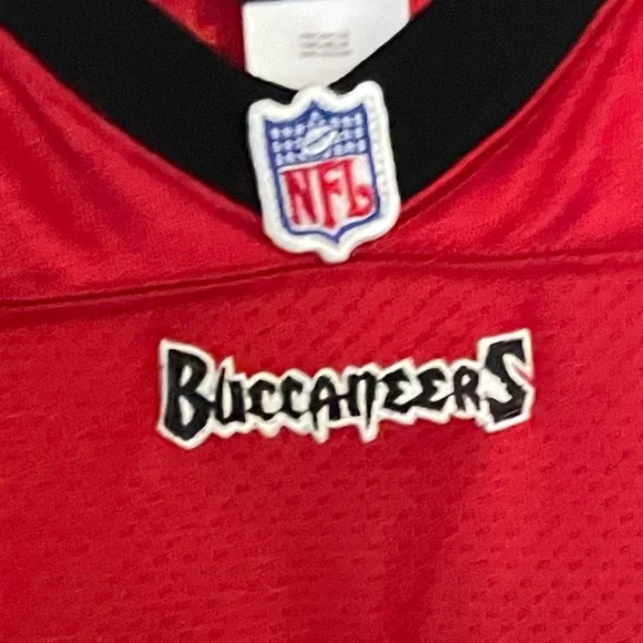 Tampa Bay Buccaneers VINTAGE John Lynch #47 Adidas Pro-Line Football Jersey. 42